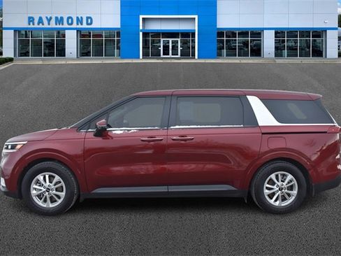 Used 2024 Kia Carnival LX image 6