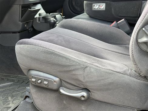 Used 2004 Dodge Ram 1500 Truck SLT w/ Sport Appearance Group image 16