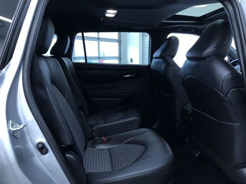 Certified 2025 Toyota Highlander XSE AWD/4WD image 21