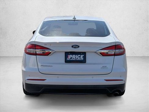 Used 2019 Ford Fusion SE FWD image 6