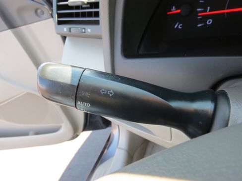 Used 2010 Toyota Camry SE image 14