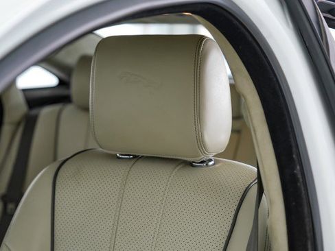 Used 2012 Jaguar XJ L image 29