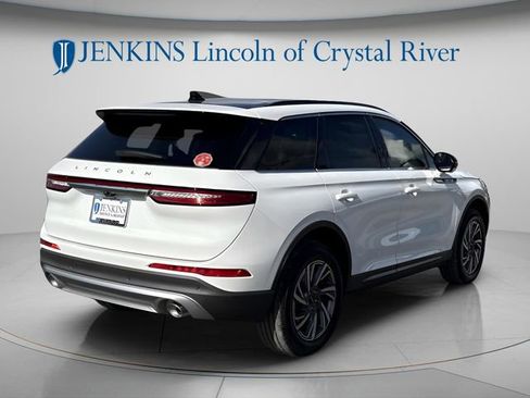 New 2026 Lincoln Corsair Premiere FWD image 2
