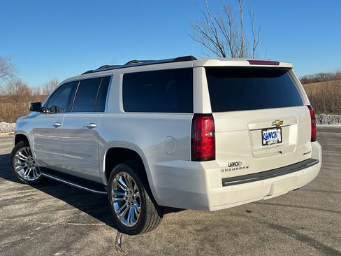 Used 2019 Chevrolet Suburban Premier image 2