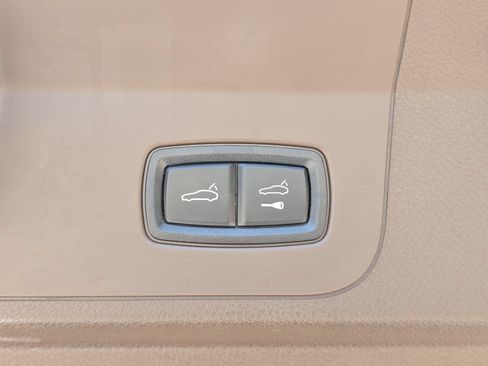 Certified 2023 Porsche Panamera 4 AWD/4WD image 25
