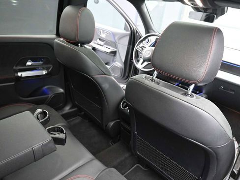 Used 2022 Mercedes-Benz GLB 250 GLB 250 image 22