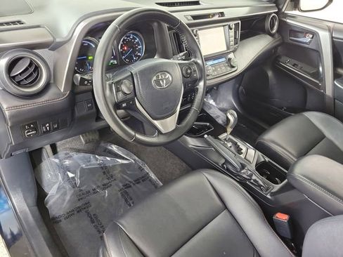 Used 2018 Toyota RAV4 SE AWD/4WD image 18