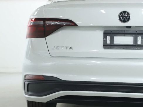 Used 2024 Volkswagen Jetta SE w/ Black Wheel Package image 42