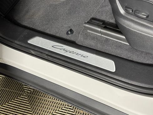 New 2026 Porsche Cayenne image 18