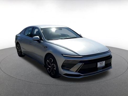 Used 2025 Hyundai Sonata SEL image 3