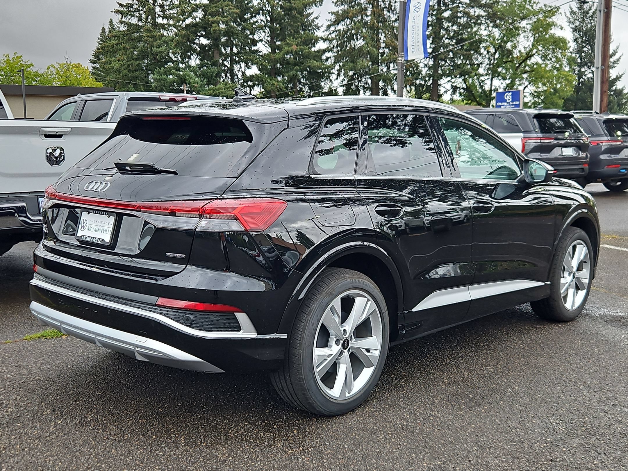 Used 2023 Audi Q4 e-tron Premium AWD/4WD image 5