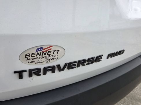 Used 2023 Chevrolet Traverse RS AWD/4WD image 17