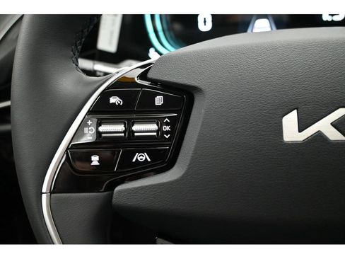 New 2026 Kia Niro EX FWD image 20