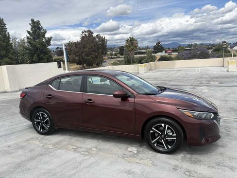 Used 2025 Nissan Sentra SV FWD image 26