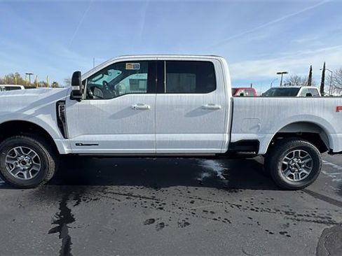 New 2025 Ford F250 Lariat w/ FX4 Off-Road Package image 8