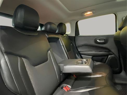 Used 2019 Jeep Compass Latitude AWD/4WD image 20