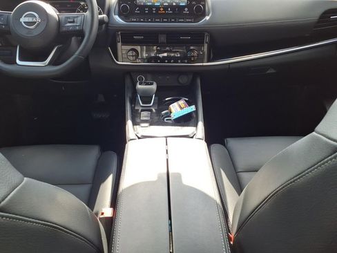 Used 2023 Nissan Rogue SL w/ SL Premium Package FWD image 11