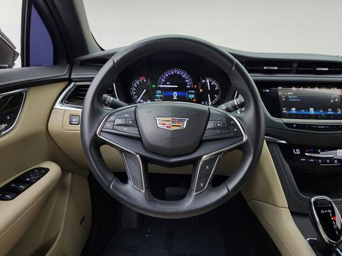 Used 2019 Cadillac XT5 FWD image 22