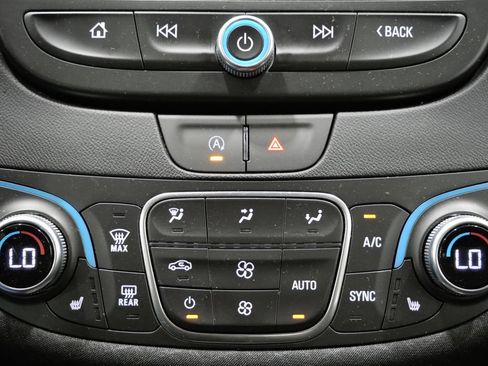 Used 2025 Chevrolet Malibu LT FWD image 19