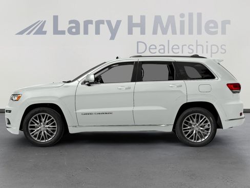 Used 2017 Jeep Grand Cherokee Summit w/ Platinum Series Group AWD/4WD image 4