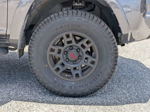 Used 2021 Toyota 4Runner Venture w/ Moonroof Package AWD/4WD image 11