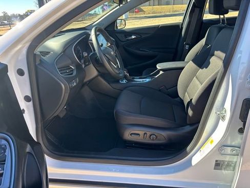 Used 2025 Chevrolet Malibu RS image 10