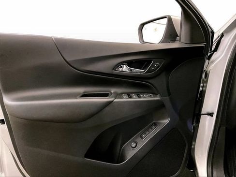 Used 2021 Chevrolet Equinox LT FWD image 22