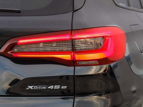 Used 2023 BMW X5 xDrive45e w/ M Sport Package image 10