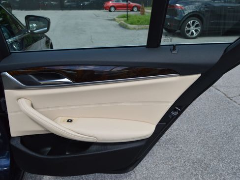 Used 2017 BMW 530i xDrive AWD/4WD image 25