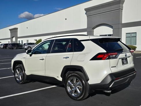 Used 2021 Toyota RAV4 Limited image 9