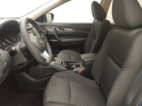 Used 2019 Nissan Rogue SV FWD image 17