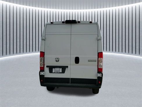 Used 2025 RAM ProMaster 2500 w/ Convenience Group image 10
