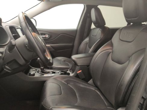 Used 2019 Jeep Cherokee Limited AWD/4WD image 17