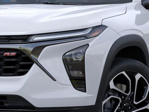 New 2026 Chevrolet Trax RS w/ Sunroof Package FWD image 10