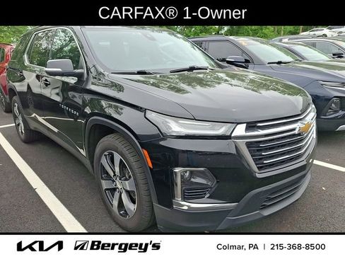 Used 2022 Chevrolet Traverse LT w/ LT Premium Package AWD/4WD image 3