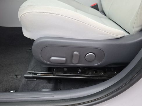 Used 2024 Hyundai Kona SEL FWD image 12