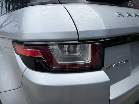 Used 2019 Land Rover Range Rover Evoque SE AWD/4WD image 11