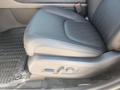 New 2027 Kia Carnival FWD image 22