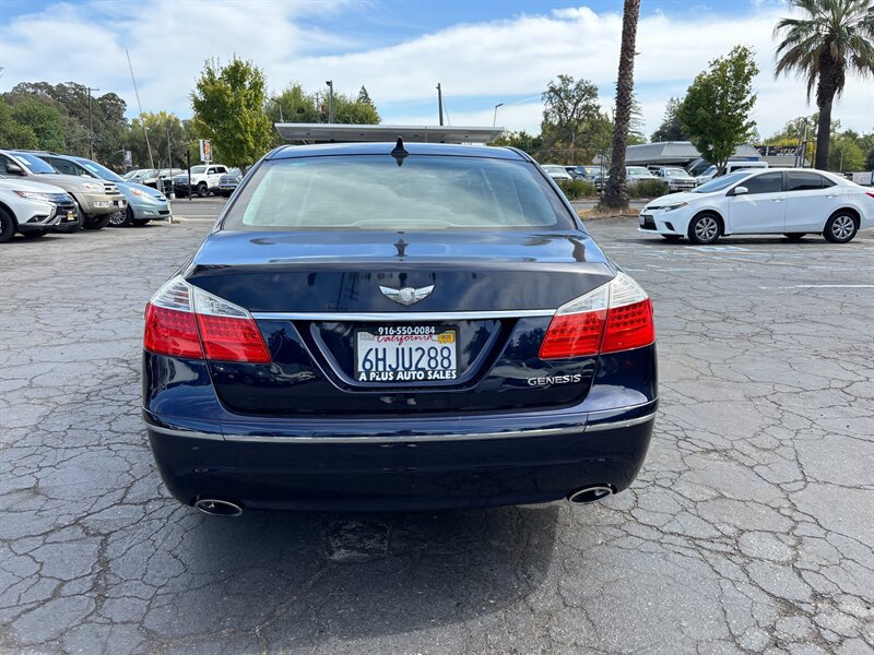 Used 2009 Hyundai Genesis 3.8 w/ Premium Plus Pkg 3 RWD image 4