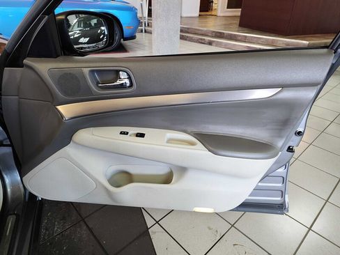 Used 2011 INFINITI G25 x w/ Moonroof Pkg image 26