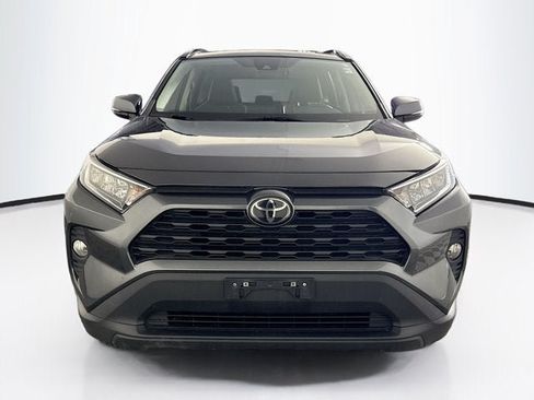 Used 2021 Toyota RAV4 XLE AWD/4WD image 2