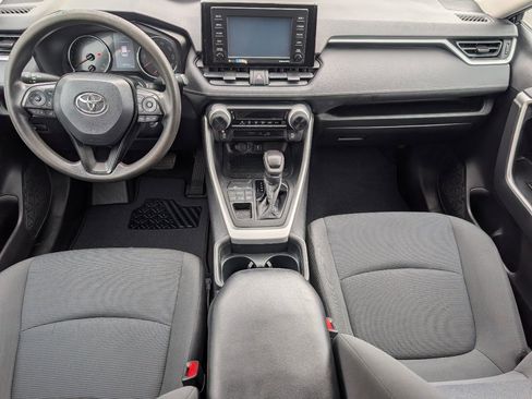 Used 2020 Toyota RAV4 LE image 4