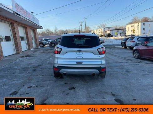 Used 2017 Ford Escape SE w/ Equipment Group 201A image 6
