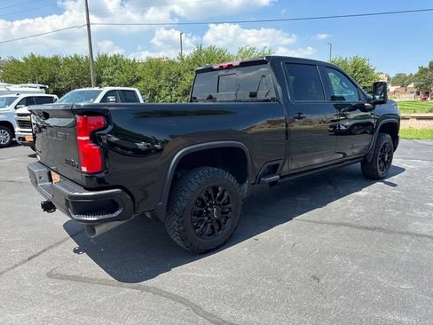Used 2025 Chevrolet Silverado 2500 High Country w/ High Country Premium Package AWD/4WD image 5