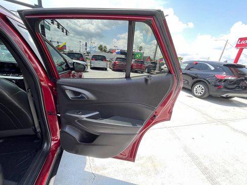 Used 2025 Chevrolet Trax LT w/ Driver Confidence Package FWD image 13