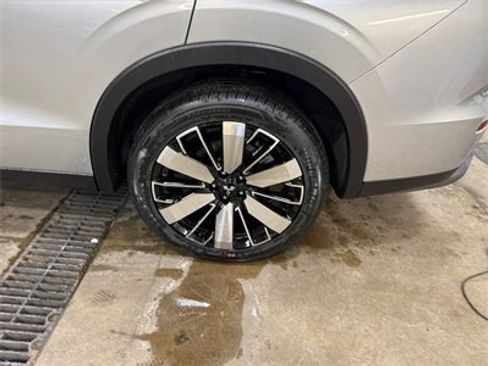 New 2026 Mitsubishi Outlander SE image 35