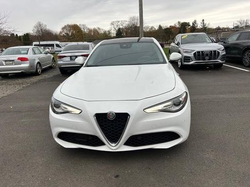 Used 2019 Alfa Romeo Giulia Sprint w/ Cold Weather Package image 8
