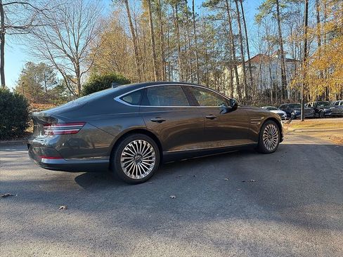 Used 2023 Genesis G80 image 4