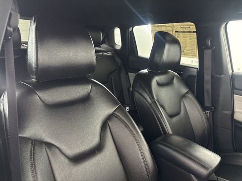 Used 2024 Jeep Compass Limited image 25