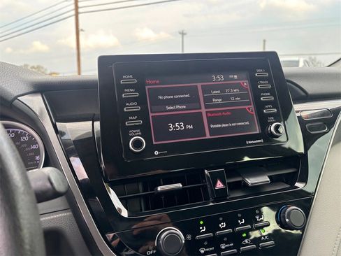 Used 2021 Toyota Camry LE image 21